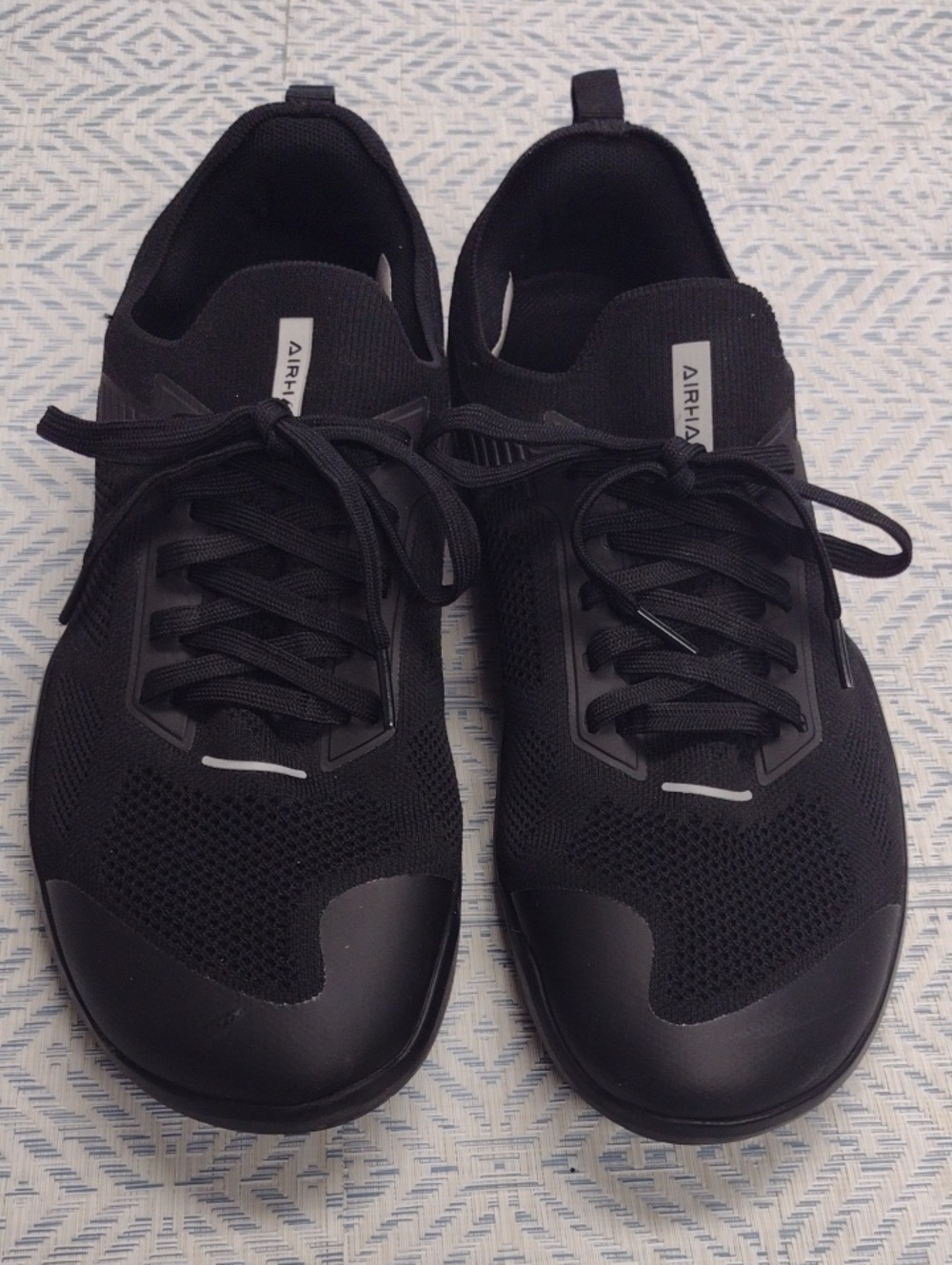 Men's Black Performance Knit Sneakers Excellent for gym use, perfect balance.
